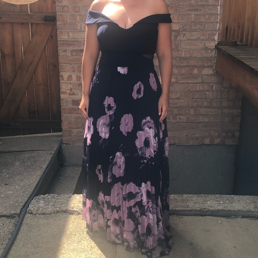 Floral Xscape Dress. Size 8
